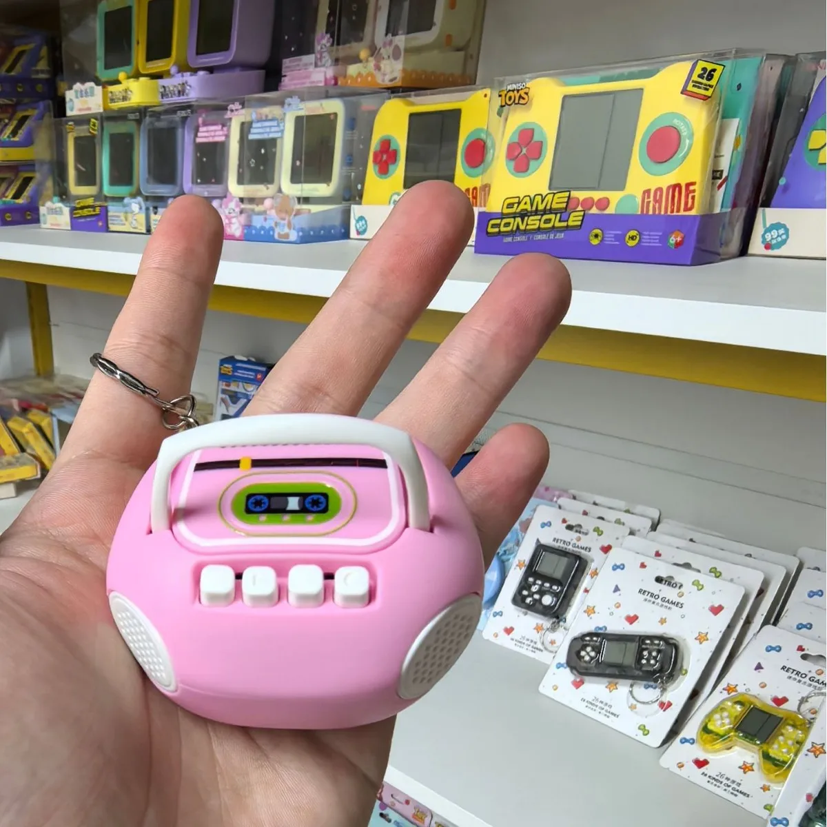 Nostalgic Mini Retro Radio Toys Creative Fun Recordable Keychain Pendant Simulation Radio Children's Sound Toys Gifts