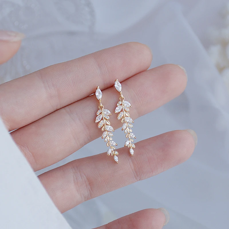 Charm 18k Real Gold Leaves Earrings for Women Exquisite Tiny Zirconia Stud Earring Elegant Korean Crystal Wedding Ringen Pendant - view 4