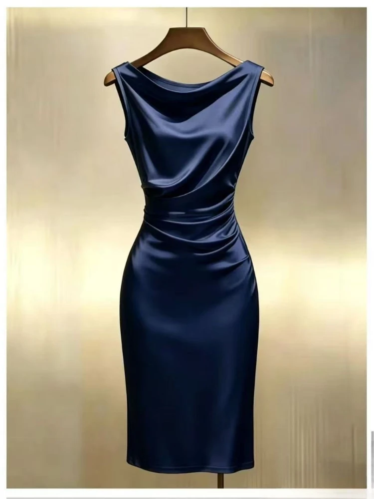 Damen-Plissee-Kleid, ärmellos, figurbetont, im französischen Stil, elegant und modisch, mittellang. – Detail 7