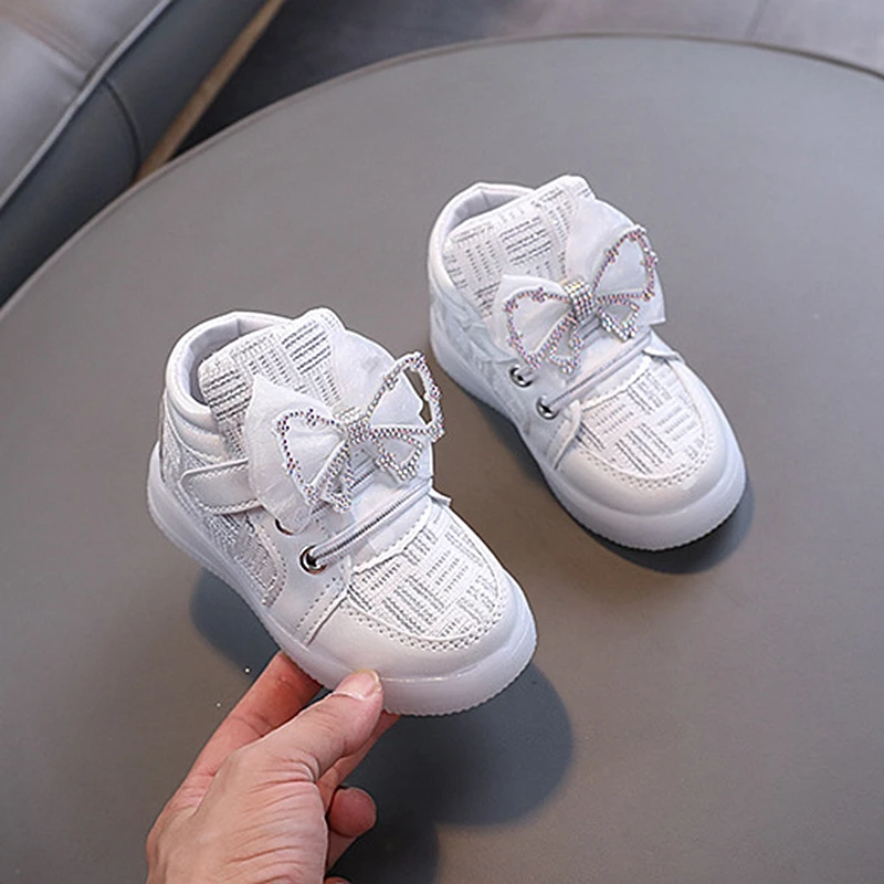 XUANMU Nové detské svietiace topánky Chlapci Dievčenské Protišmykové topánky Blikajúce svetlá Módne tenisky Batoľatá Malé deti LED tenisky Z0014_voghion.com