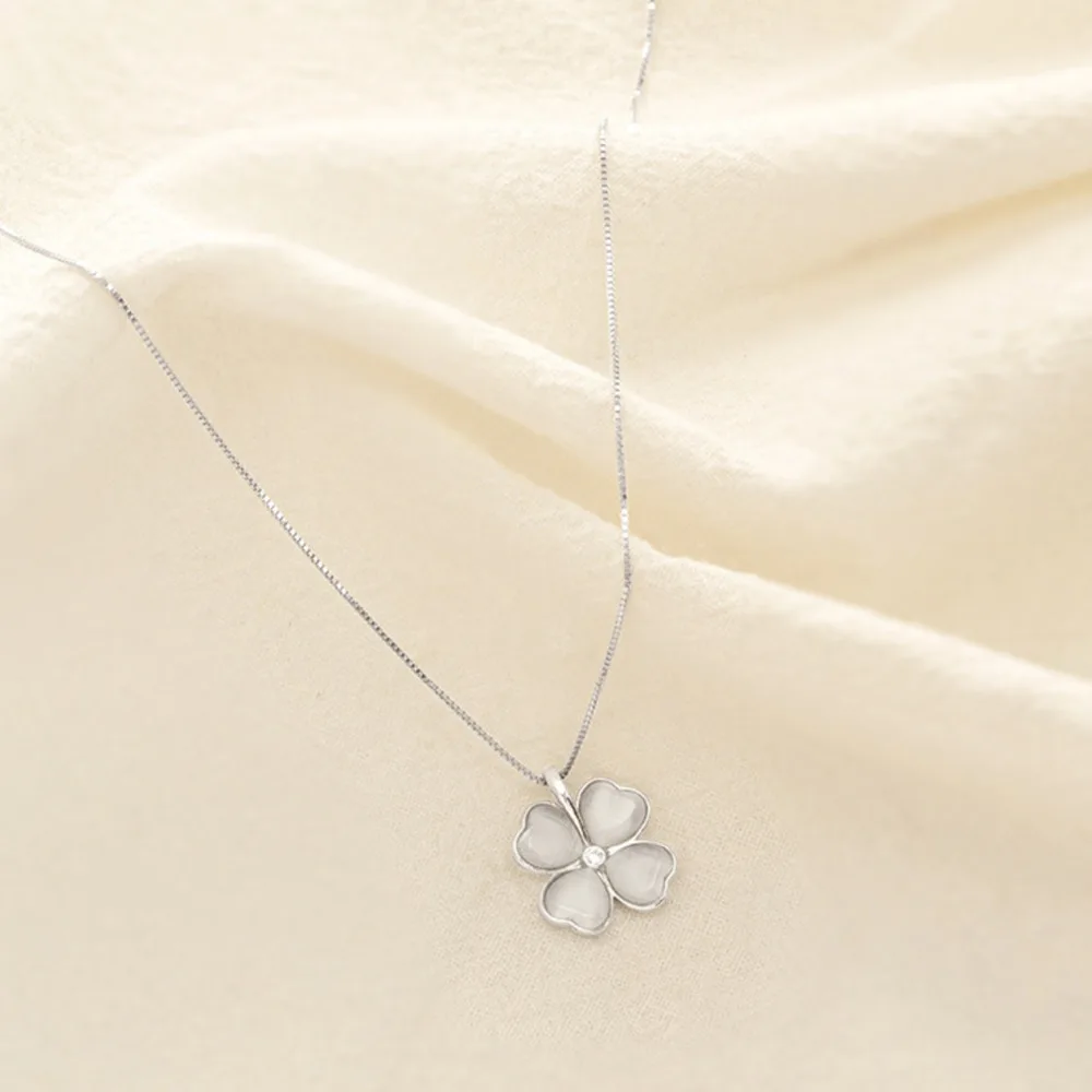 

BR S925 Sterling Silver Four Leaf Clover Necklace with Cat Eye Stone, Simple Elegant Clavicle Chain, Perfect Gift for Women