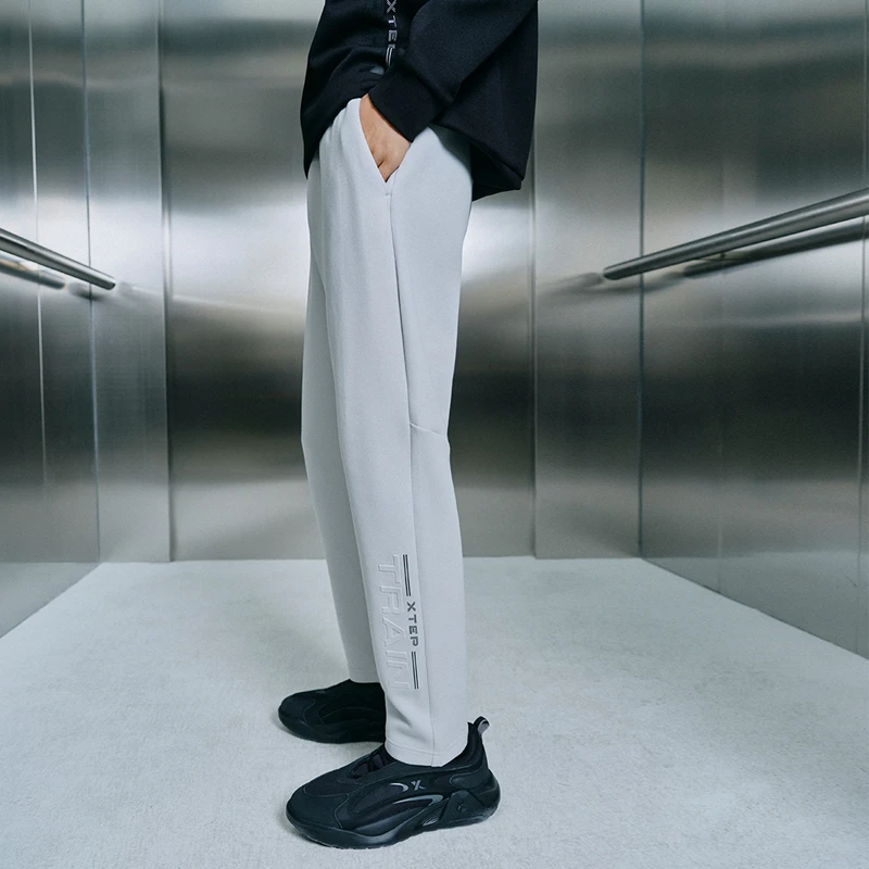 Xtep Gebreide Broek Voor Heren 2024 Lente Uitgebreide Training Heren Joggingbroek Streetstyle Comfortabele Broek 876129630031