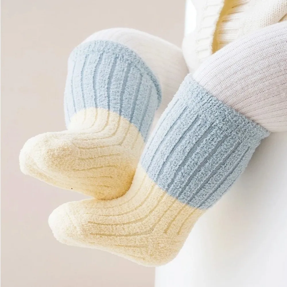3 أزواج لينة 0-3Year المرجان المخملية الجوارب الحرارية الأحذية فضفاضة الفم منتصف أنبوب جورب سميكة الدافئة الطفل الجوارب الأطفال