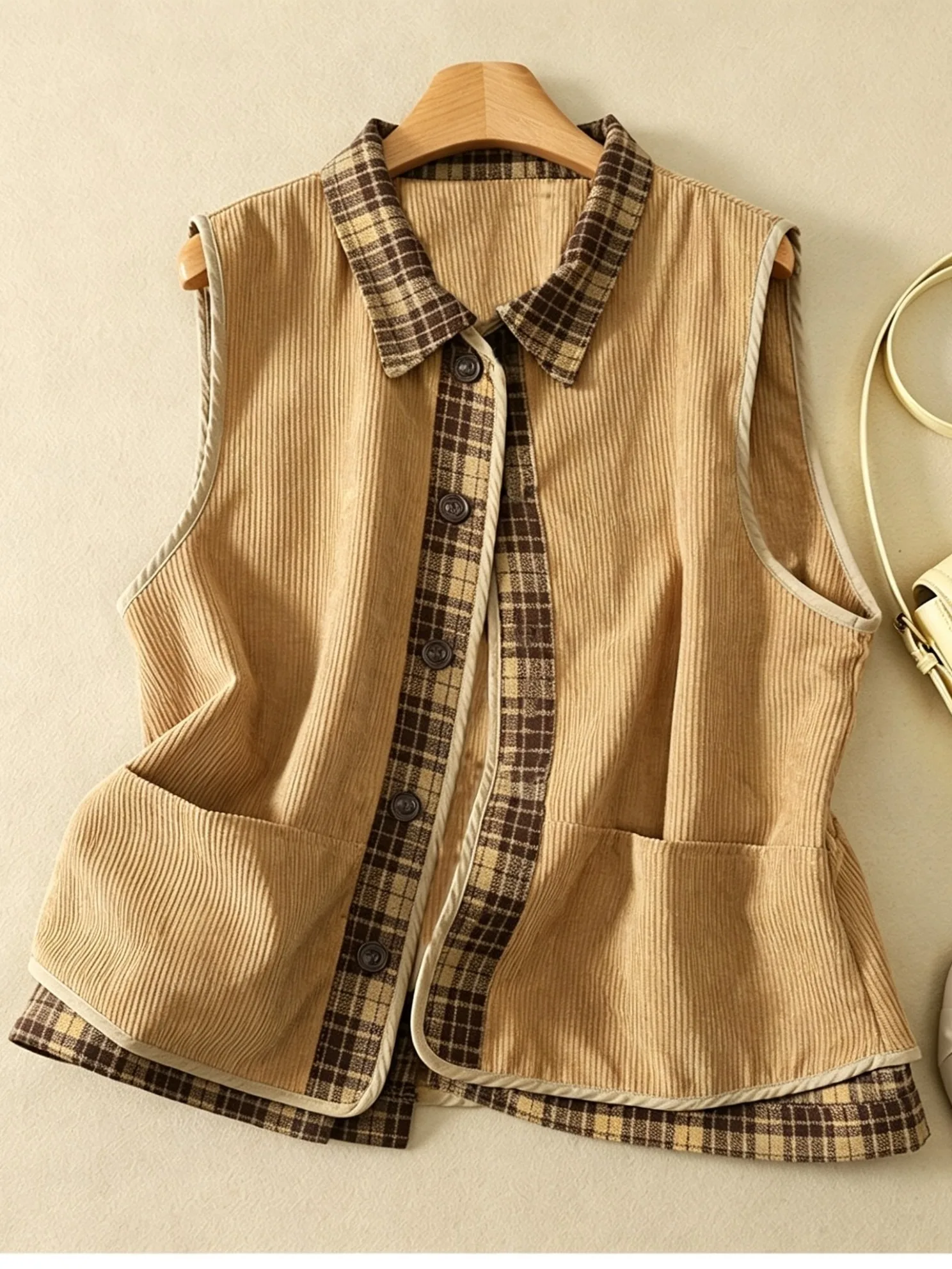Women's Fashionable Vest Jacket Corduroy Spring Autumn New Style 2026 Popular Shoulder Pad Warmth Outerwear Artistic Style