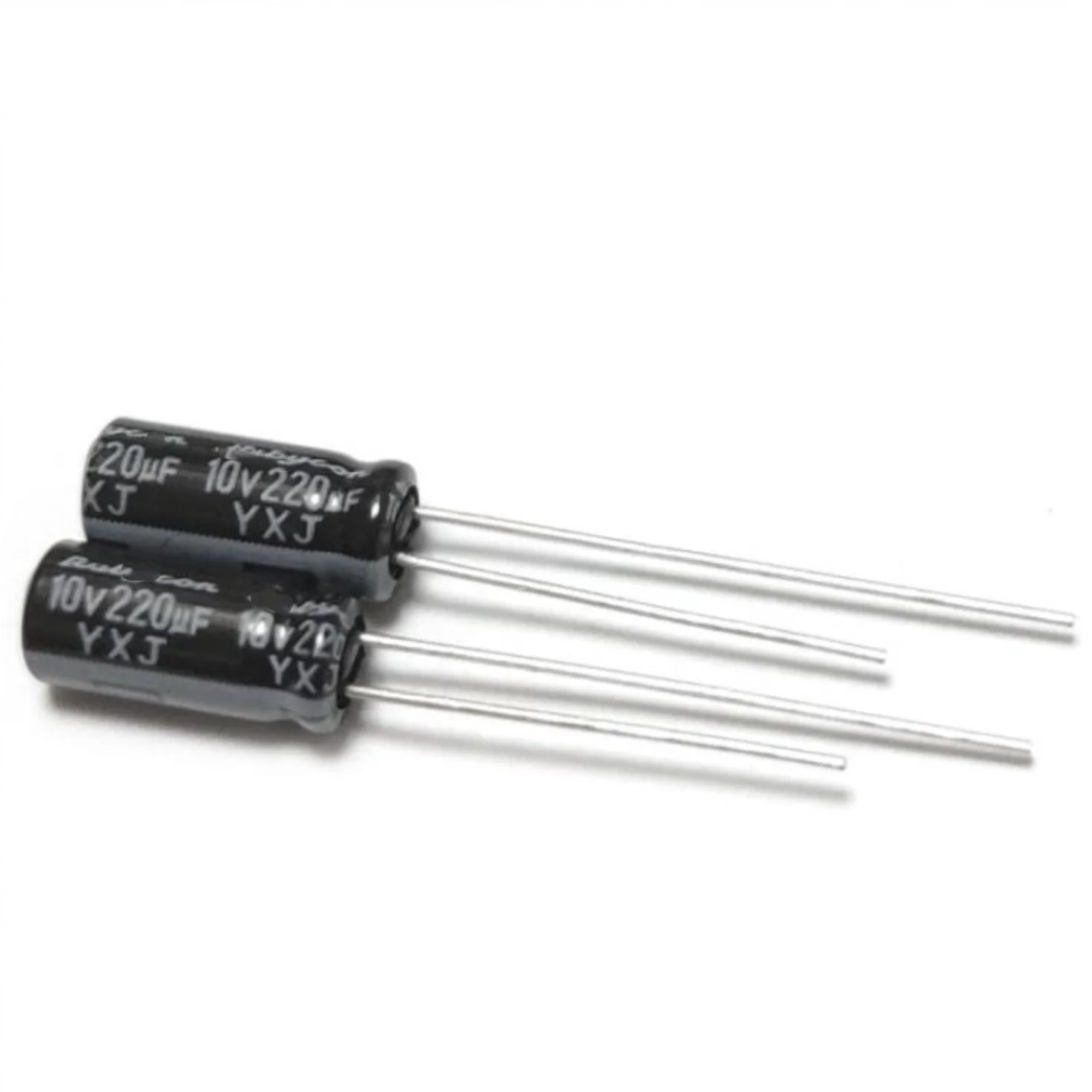10 فولت YXJ 105 ° C حياة طويلة 10 فولت 220 فائق التوهج 330μF 470 فائق التوهج 1000 فائق التوهج 2200μF 3300μF 4700 فائق التوهج الأصلي شعاعي الرصاص الألومنيوم المكثفات الكهربائية