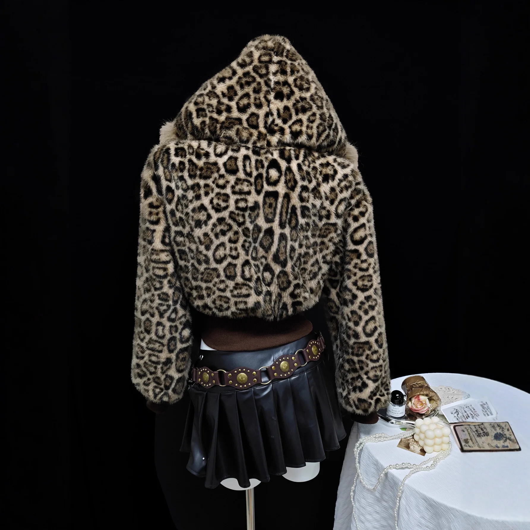 Damen Sweatshirts Leopardenmuster Kurze Kapuzenpullover Fell Reißverschluss Kapuze Lange Ärmel Locker Dick Lässig Büro-Dame 2025 Herbst Winter