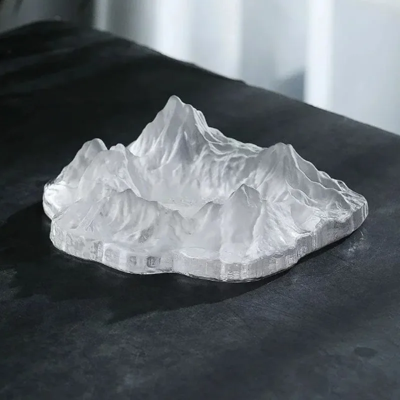 Light luxury snow mountain glazed ashtray household glass volcano glacier cigar tank bar office decoration wholesale