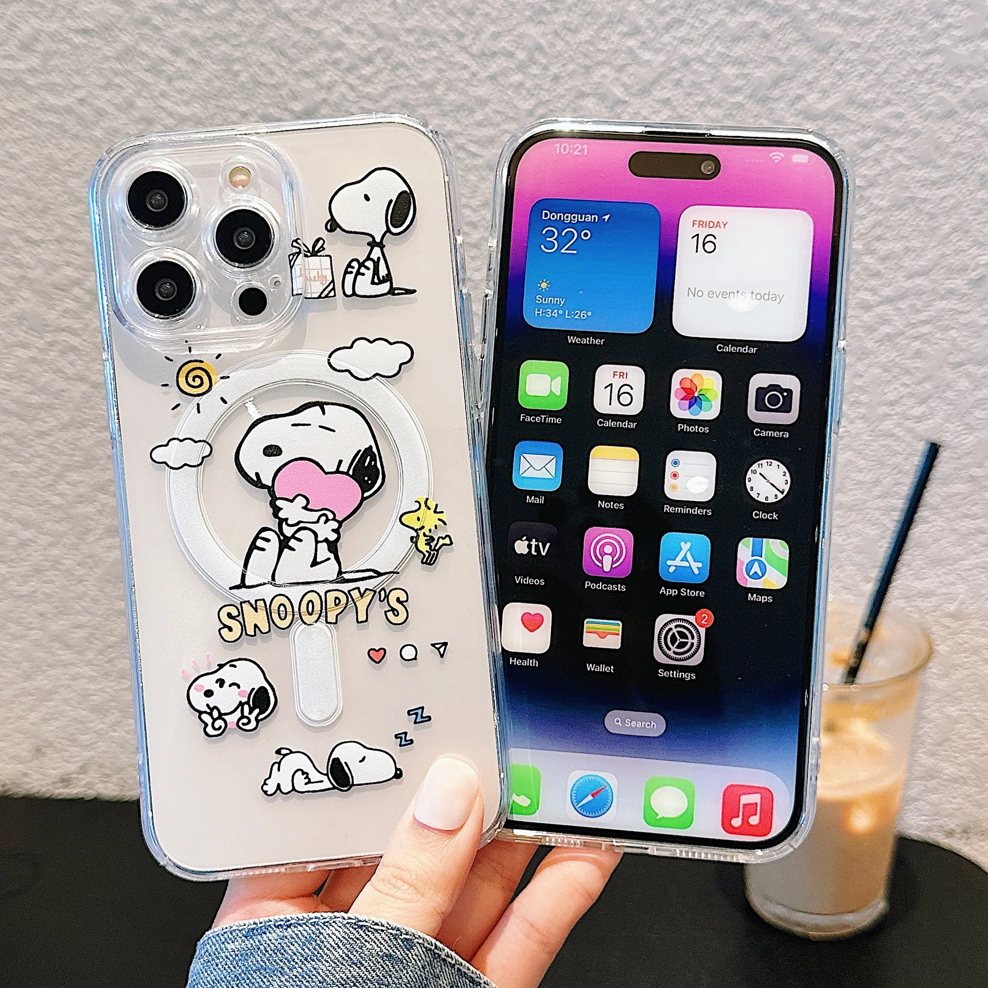 Anime Kawaii Snoopy Spiked Magnetics Suction Case Cartoon Suitable for Iphone15Promax Mobile Phone Case Transparent Soft Shell