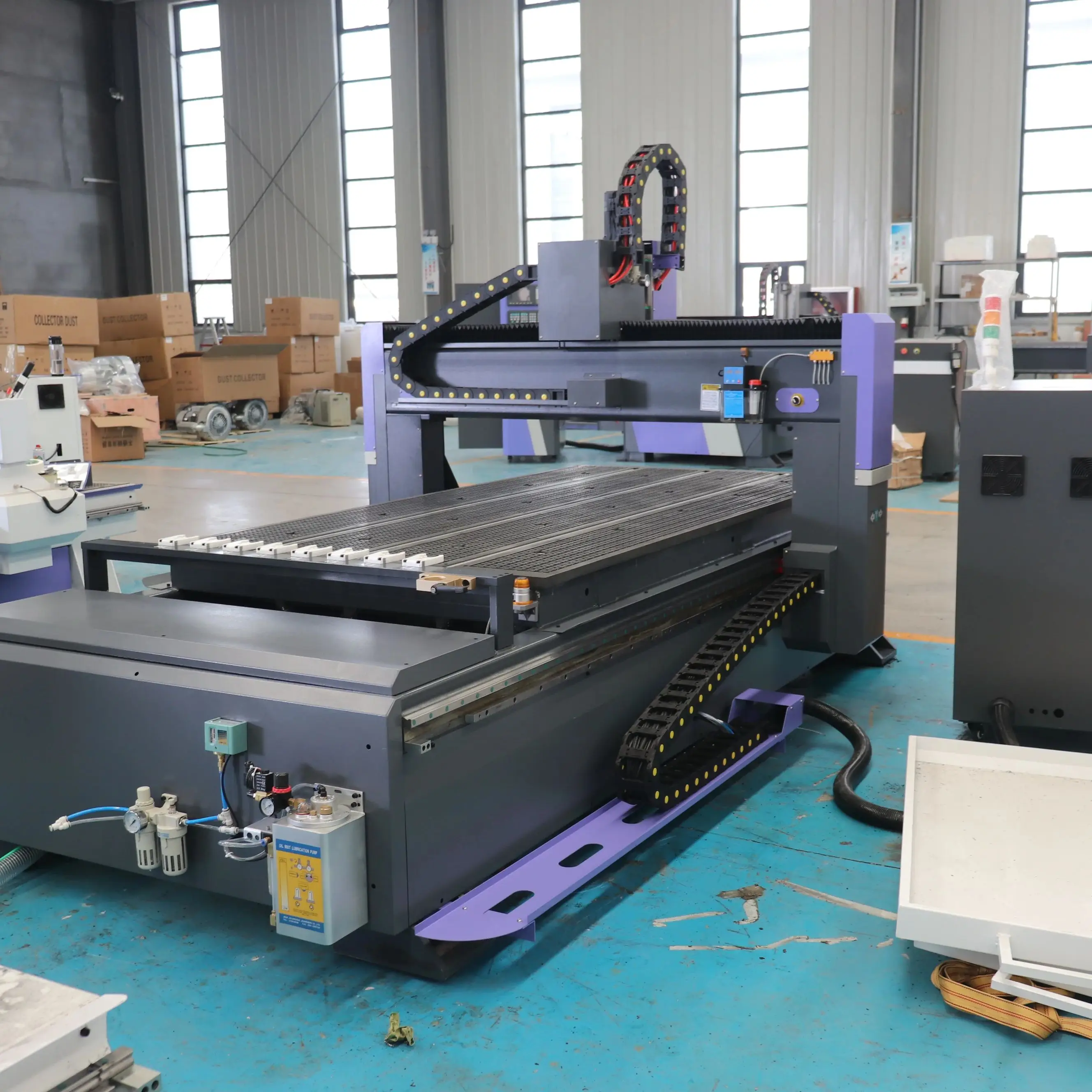 

3 Axis Wood Furniture CNC Router with 1300*2500mm ATC 1325 Woodworking 3D Engraving and Carving Wooden Cabinet Machine