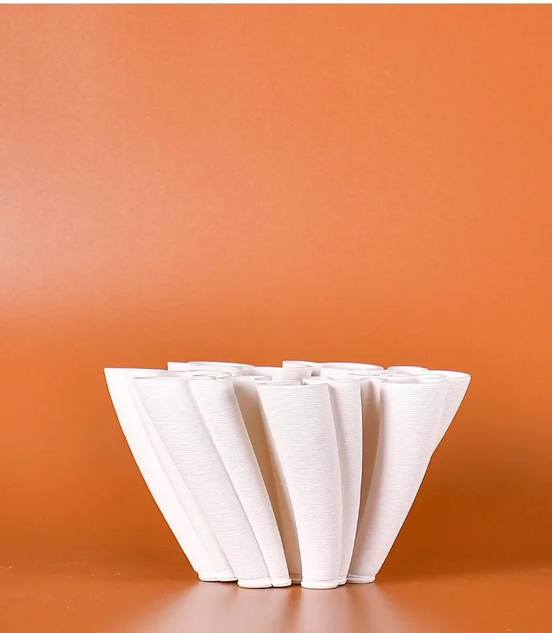 

White Porcelain Floral Vases Desk Decoration Crafts Flower Pots Creative Ceramic Vase Plant Pots Decorative Flower Arrangement