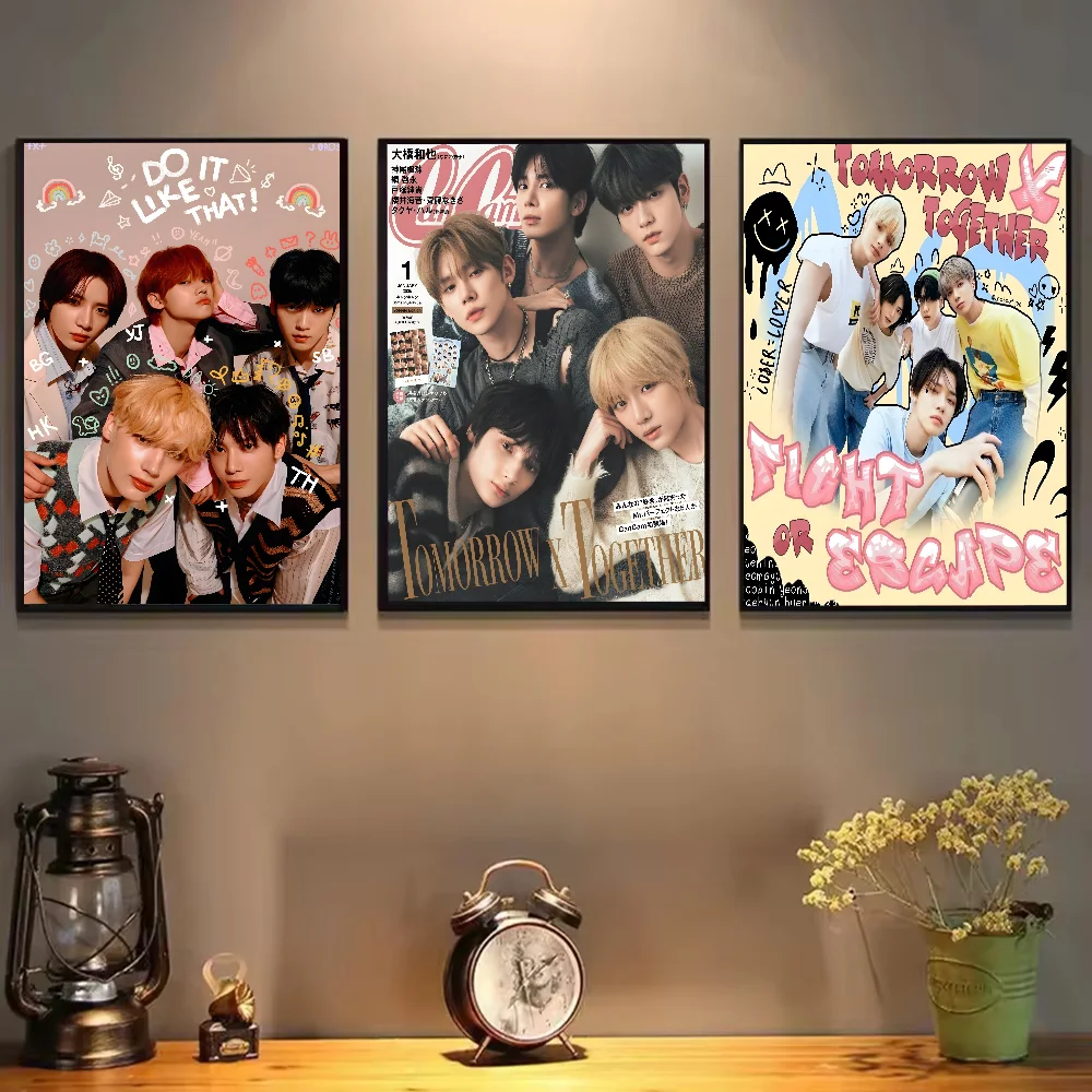 Kpop T-Tomorrow X T-معا TXT ملصق ذاتي اللصق الفن ورق مقاوم للماء ملصق مقهى بار غرفة جدار ديكور