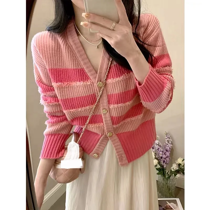 

2023 Early Autumn and Winter Pink Stripe V-Neck Knitted Cardigan Coat Korean Unique Short Top Sweater Coat Knitted Shirt Female