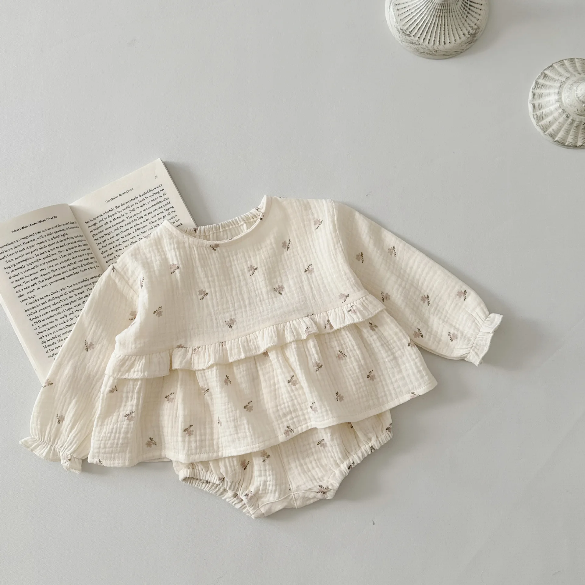 

Babys Sets Spring Autumn Fragmented Flowers Cotton Mesh Yarn Long Sleeved Tops Shorts Two Piece Baby Round Neck 2024