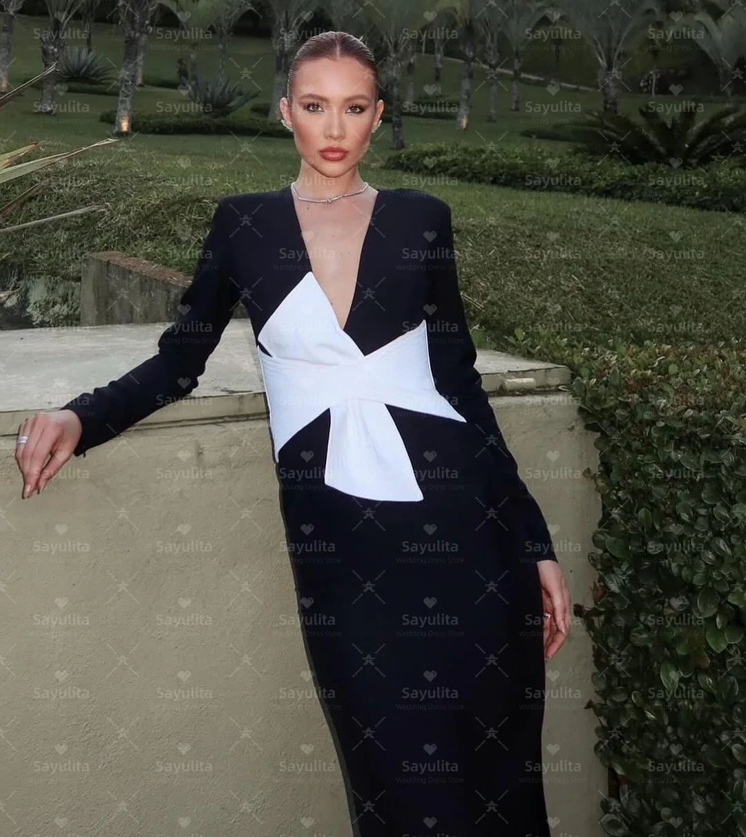 فساتين سهرة Sayulita سوداء للحفلات الراقصة مثيرة بياقة على شكل V وأكمام طويلة فستان أنيق للحفلات بسحاب خلفي للمناسبات الخاصة حسب الطلب