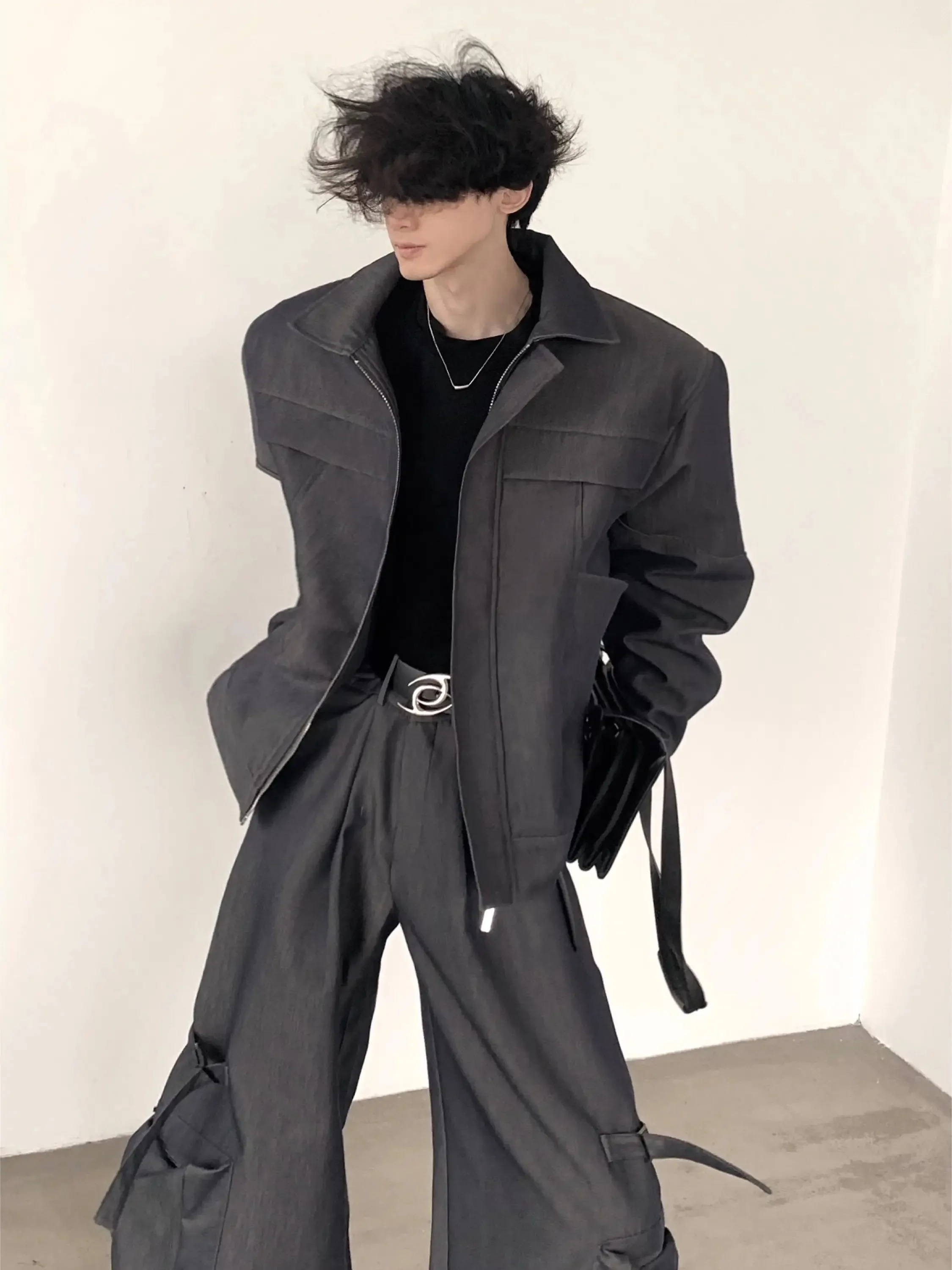 グレーのオーバーサイズメンズスーツ、カジュアルアメリカンワー - Shoulder Pad Set In のレビューと価格