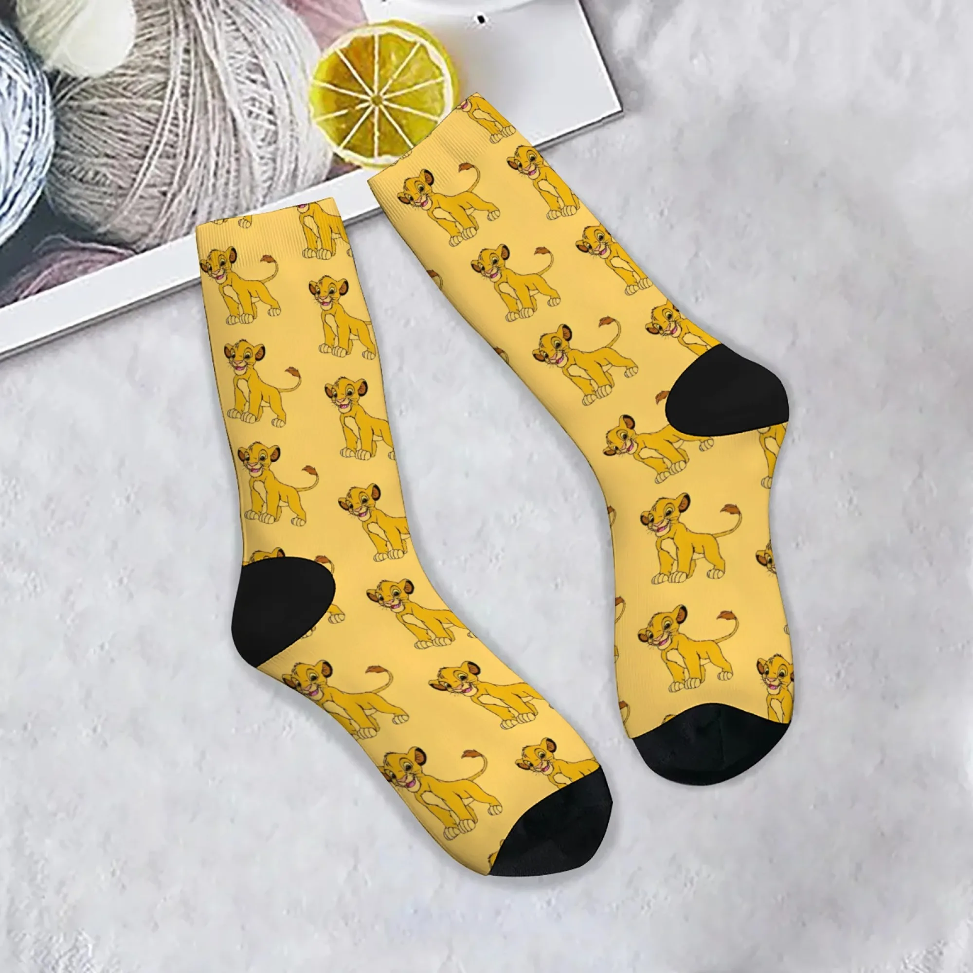 

Lion King Simba Print Men's Socks Novelty Harajuku Retro Street Hip-Hop Compression Socks Comfortable Breathable Non-slip Socks