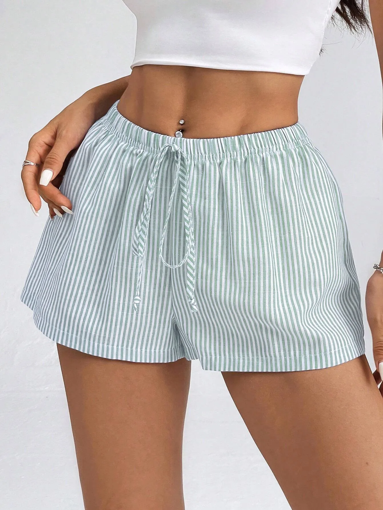 Women's Cropped Striped Pants with Elastic Waist and Side Pockets – Light Color Loose Fit No Iron Medium Weight Casual Summer