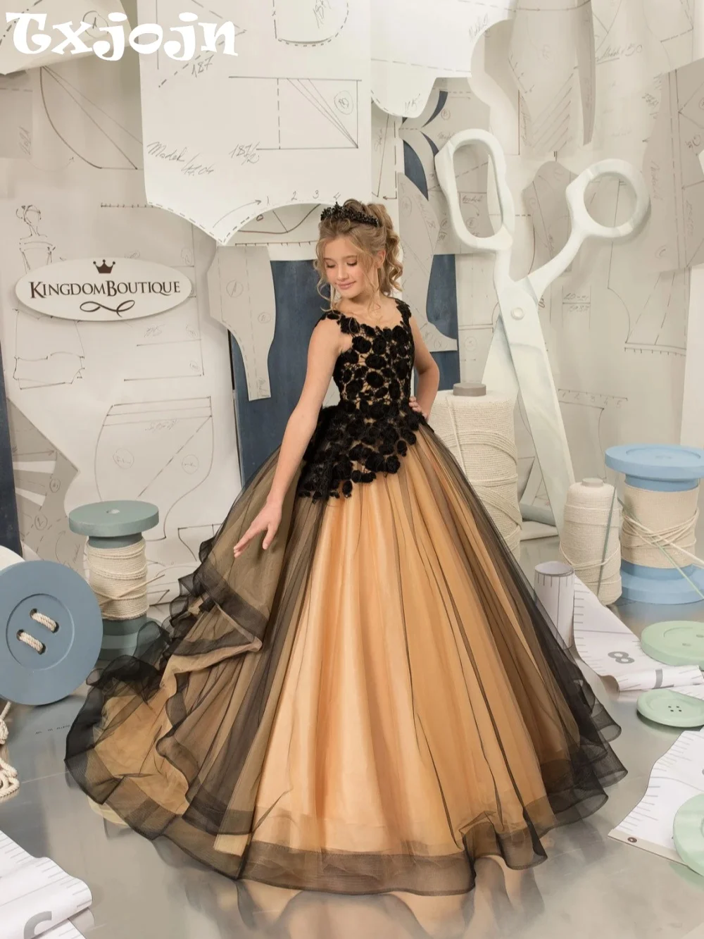 Puffy Girls Lace Appliques Dresses For Piaono Performance Elegant Exquisite Kids Princess Gown Formal Banquet Party Wear 2-14Y
