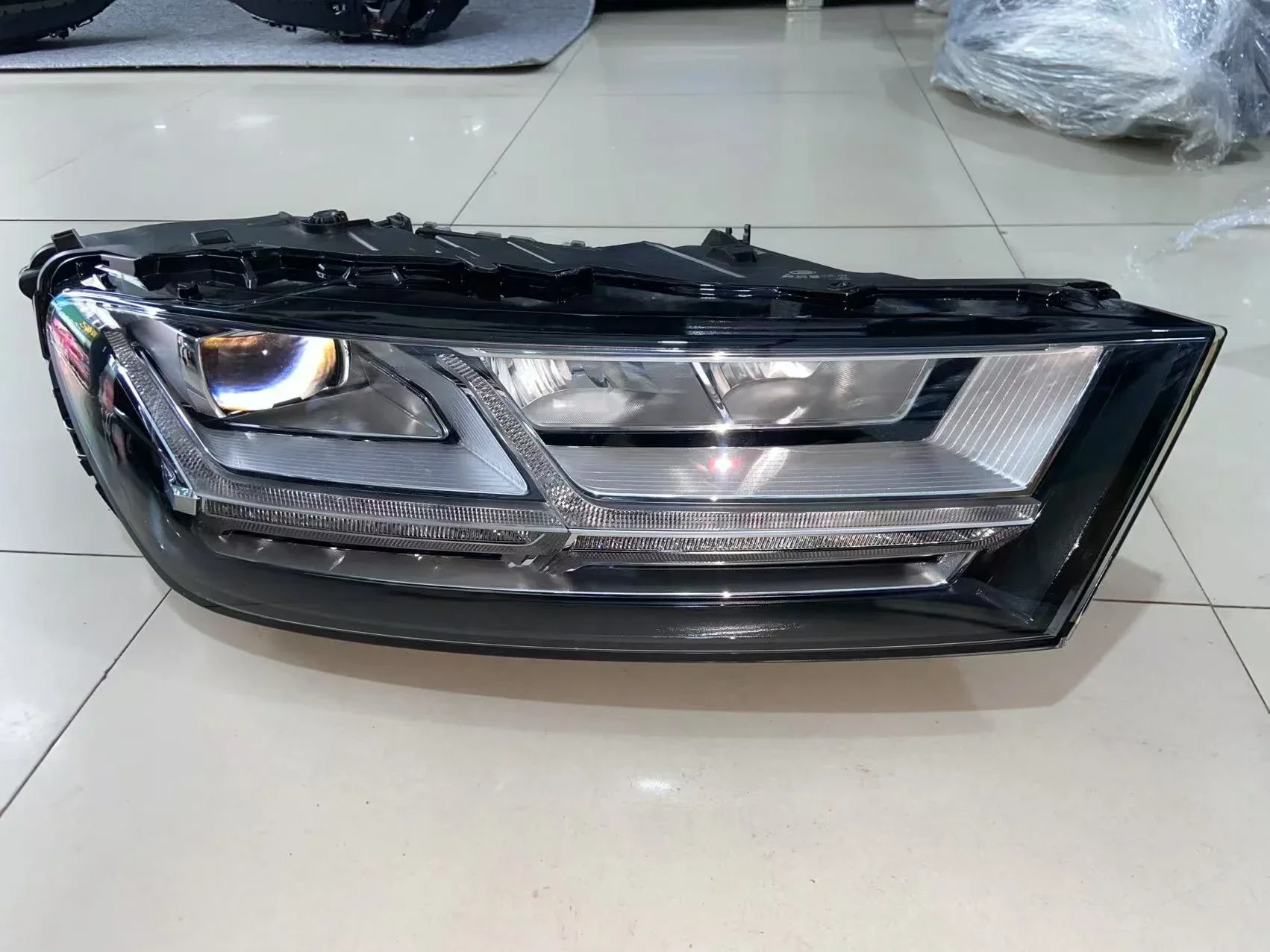 Hot selling LED headlights for the automatic lighting system of Audi Q7 cars from 2016 to 2019