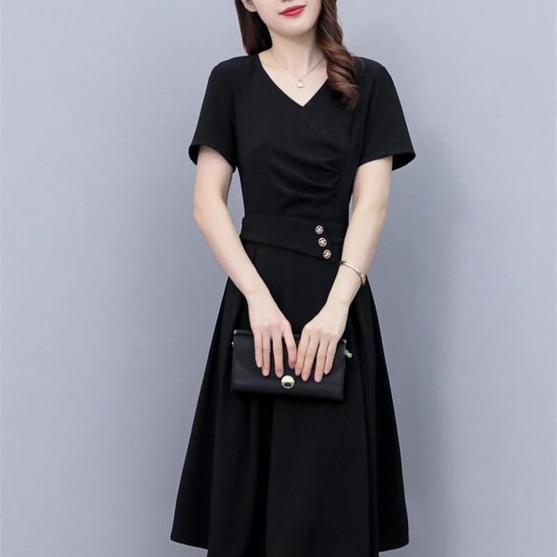 2024 New Summer Young Style Fashionable and Elegant A-Line Slim Fit Short Sleeved Solid V-neck Button Pleated Women\'s Midi Dress