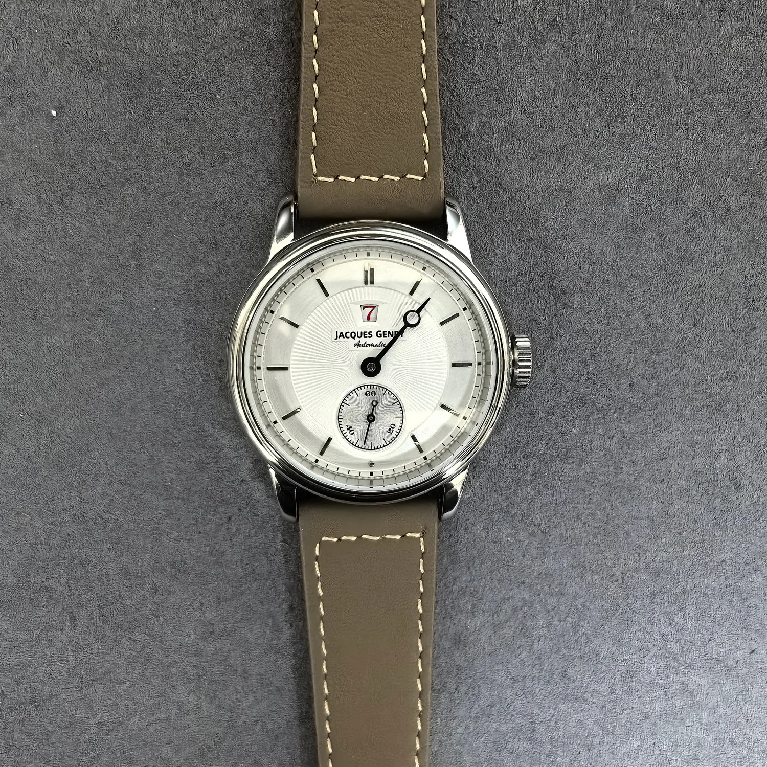 ジャック・ジェンリーメンズ自動巻き腕時計 38 ミリメートルファッションジャンプアワー機械式腕時計サファイアミラー ST17 ホワイトダイヤル