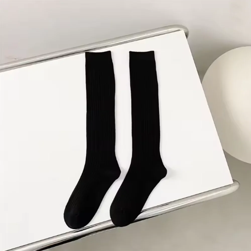 Neue Damenstrümpfe, Frühjahrstrends, lässiger, preppy-Stil, knielange Socken, hochwertige Baumwolle, einfarbig, lange Socken, bequem. – Detail 4