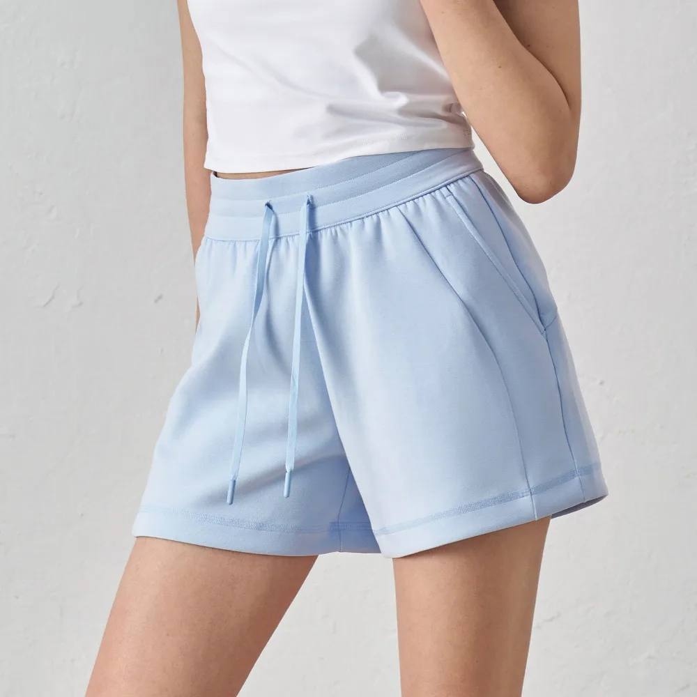 

2025 Women's Air Layer Yoga Shorts – 4-Inch Loose Drawstring Pants, Slimming & Versatile – Activewear for Running & Casual Wear