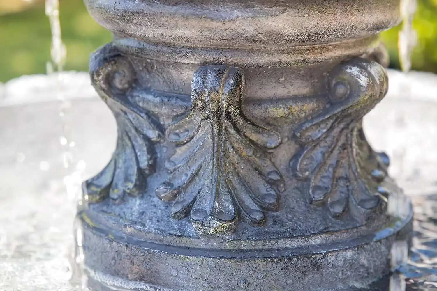 Fonte de piso externa Kenroy Home 51010ZC Ibiza com acabamento cinza, estilo clássico, 45" de altura, 25,5" de largura, 25,5" de profundidade, zinco