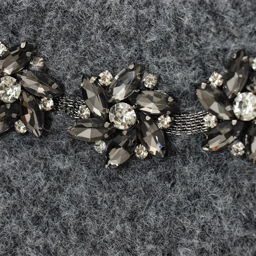 เสื้อถักแขนสั้นประดับลูกปัด คอกลม สไตล์อเนกประสงค์ แฟชั่นใหม่สำหรับผู้หญิง ฤดูใบไม้ร่วงและฤดูหนาว