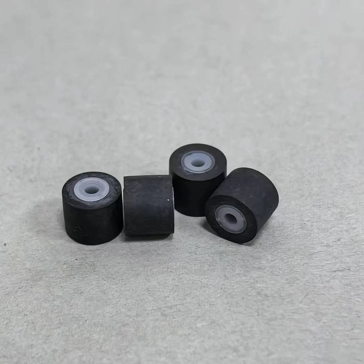 4pcs 7×5×1.5mm Stereo Pinch Roller Cassette Deck Pinch Roller Audio Press Belt Pulley Audio Tape Recorder