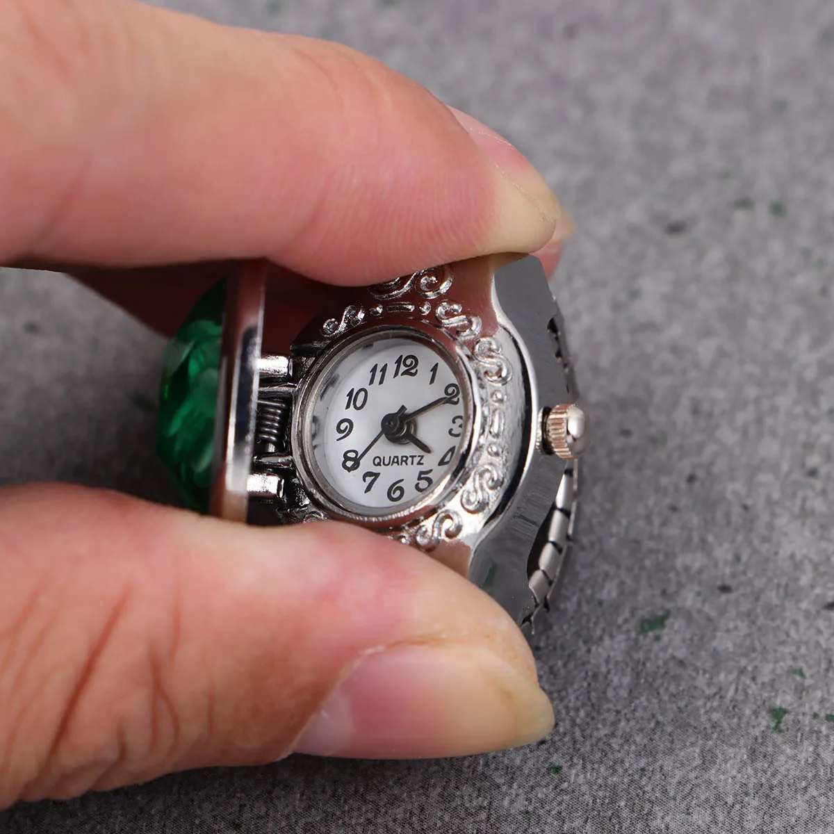 

Fashion Watch Unisex Mini Oval Finger Watches Stretch B Gifts Kids Men Women Party Watch Finger Ring Decor Accessories