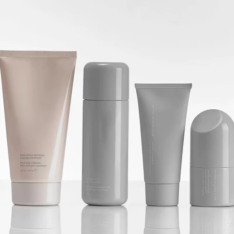 Limpiador Facial de leche de acristalamiento caliente, bolsa de burbujas limitada, brillo de labios, delineador de labios, espejo de maquillaje, colorete, Kit de aseo, caja de maquillaje
