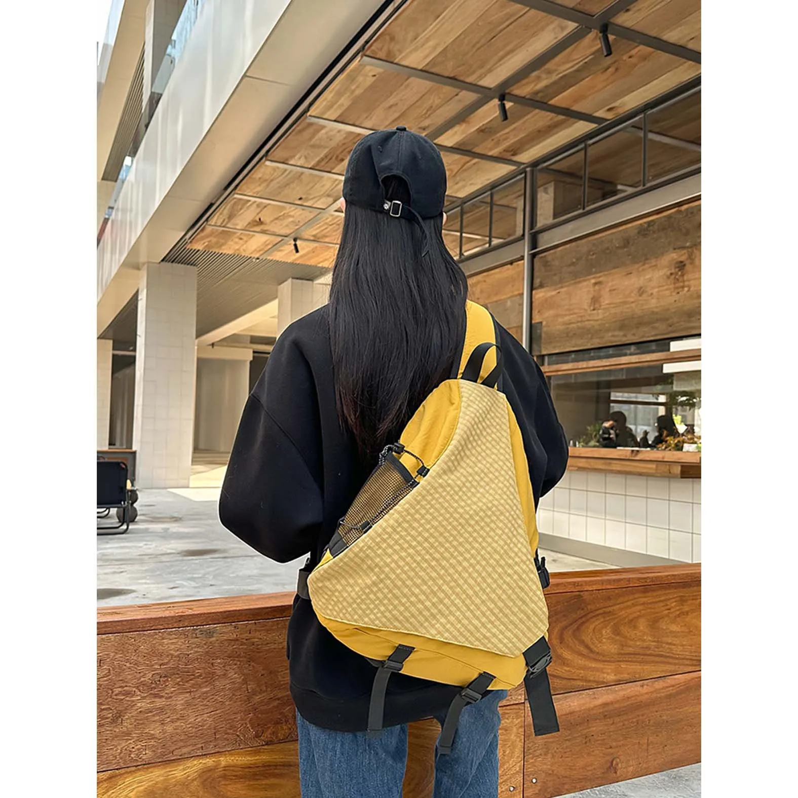 

Trendy brand outdoor sloping back bow and arrow bag,men's mountain sports hiking backpack,large capacity lightweight cycling bag