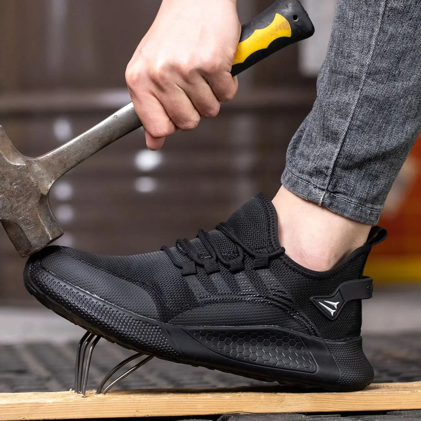 Men's Safety Shoes Anti- Crush Steel Toe Puncture Resistant Kevlar Lightweight Breathable Upper Slip-On Work Shoes