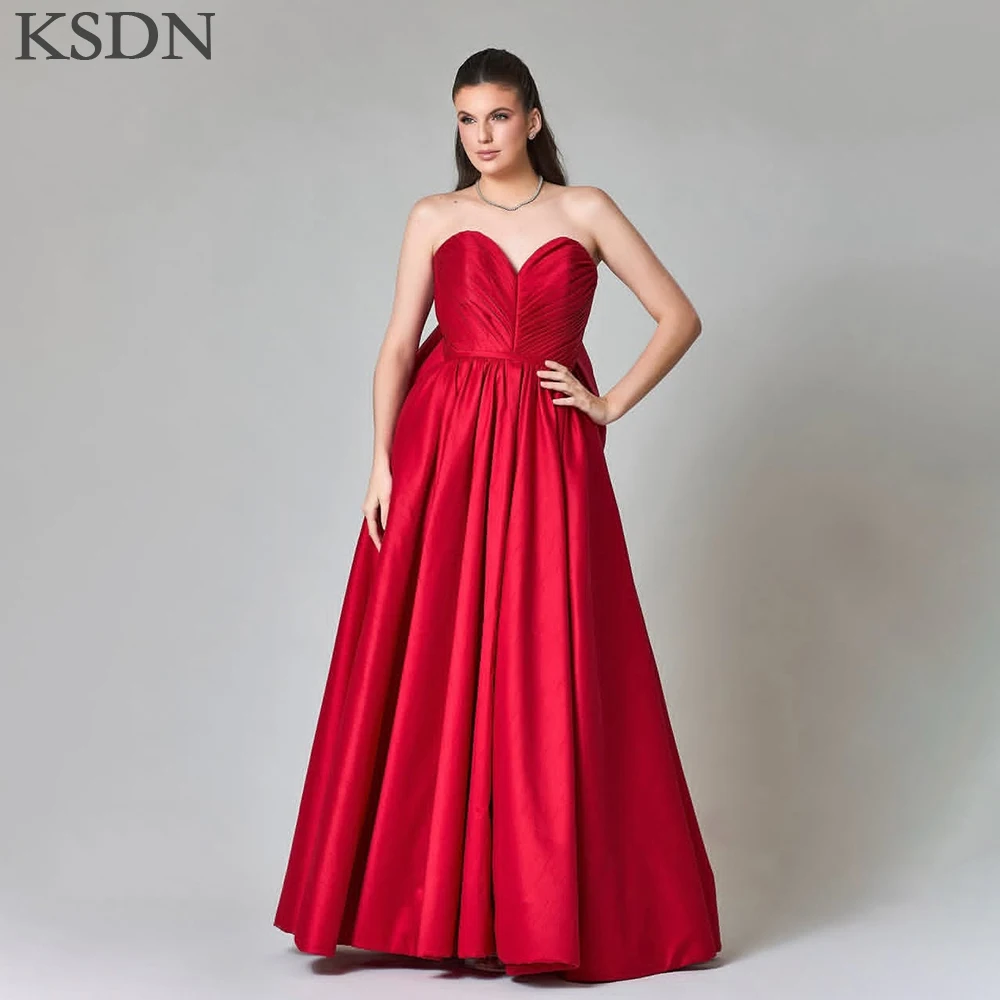 فساتين سهرة حمراء أنيقة من KSDN مناسبة رسمية بدون حمالات بطول الأرض ثنيات بدون أكمام فستان أنيق بطيات من الساتان