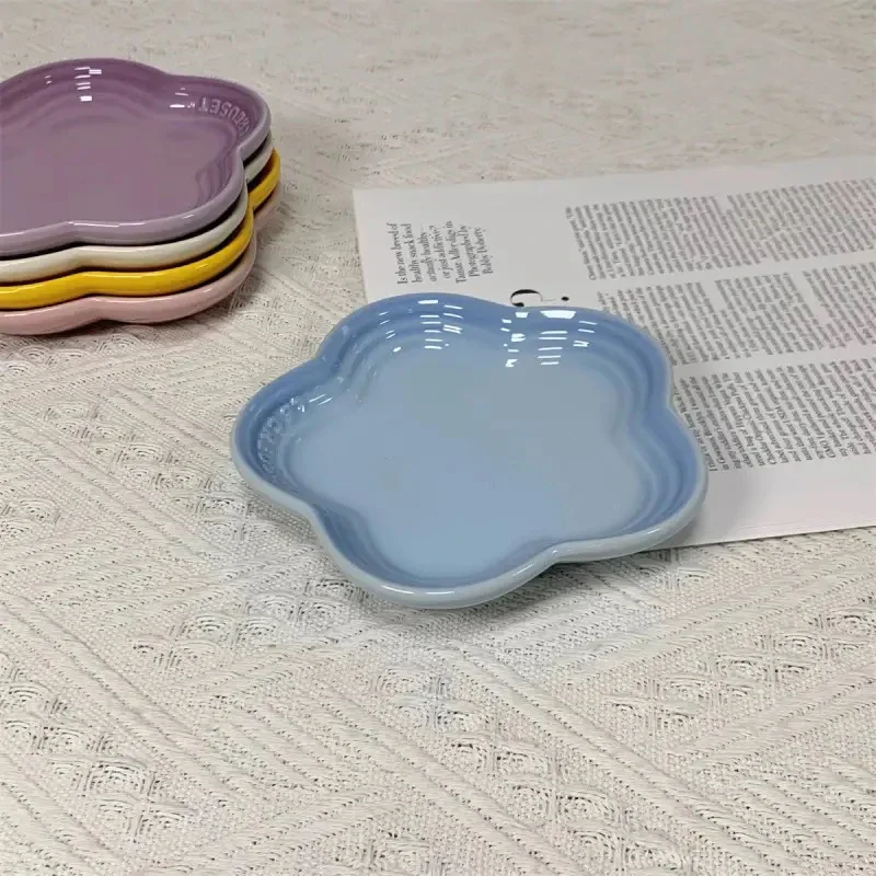 14cm Regenbogenfarbener Pflaumenblütenförmiger Keramikteller, Haustierfutterschale, Gewürz- und Saucenschale, Knochenteller, Haushalts-Geschirr – Detail 5