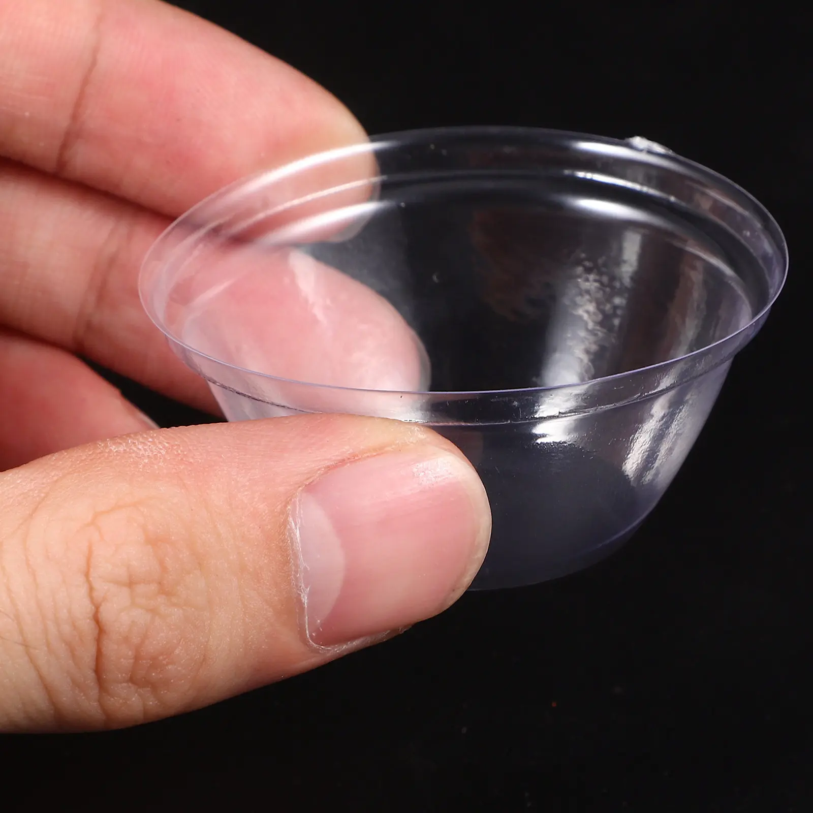 100Pcs Plant Nursery Cover Transparent Plastic Dome Protector Reusable Garden Seedling Dome Anti-Freeze Humidity Cover Mini