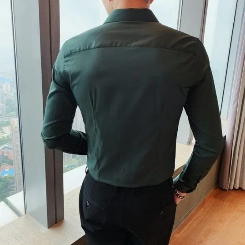 Why This Express Green Shirt Is the Only Button-Up I Wear to Work, Dates,  and Weekend Errands