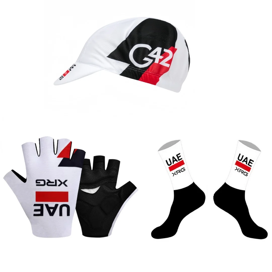 2026 UAE XRG TEAM weiß Ein Paar Halbfinger-Fahrradhandschuhe + EIN PAAR RADSÄCHSCHEN + Polyester-Kappen