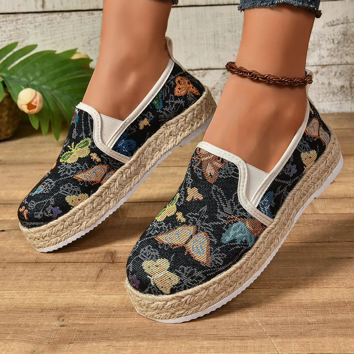 Women Flats Shoes 2025 Summer New Fashion Platform Loafers Flowers Casual Comfortable Sneakers Women Barefoot Shipping Shoes