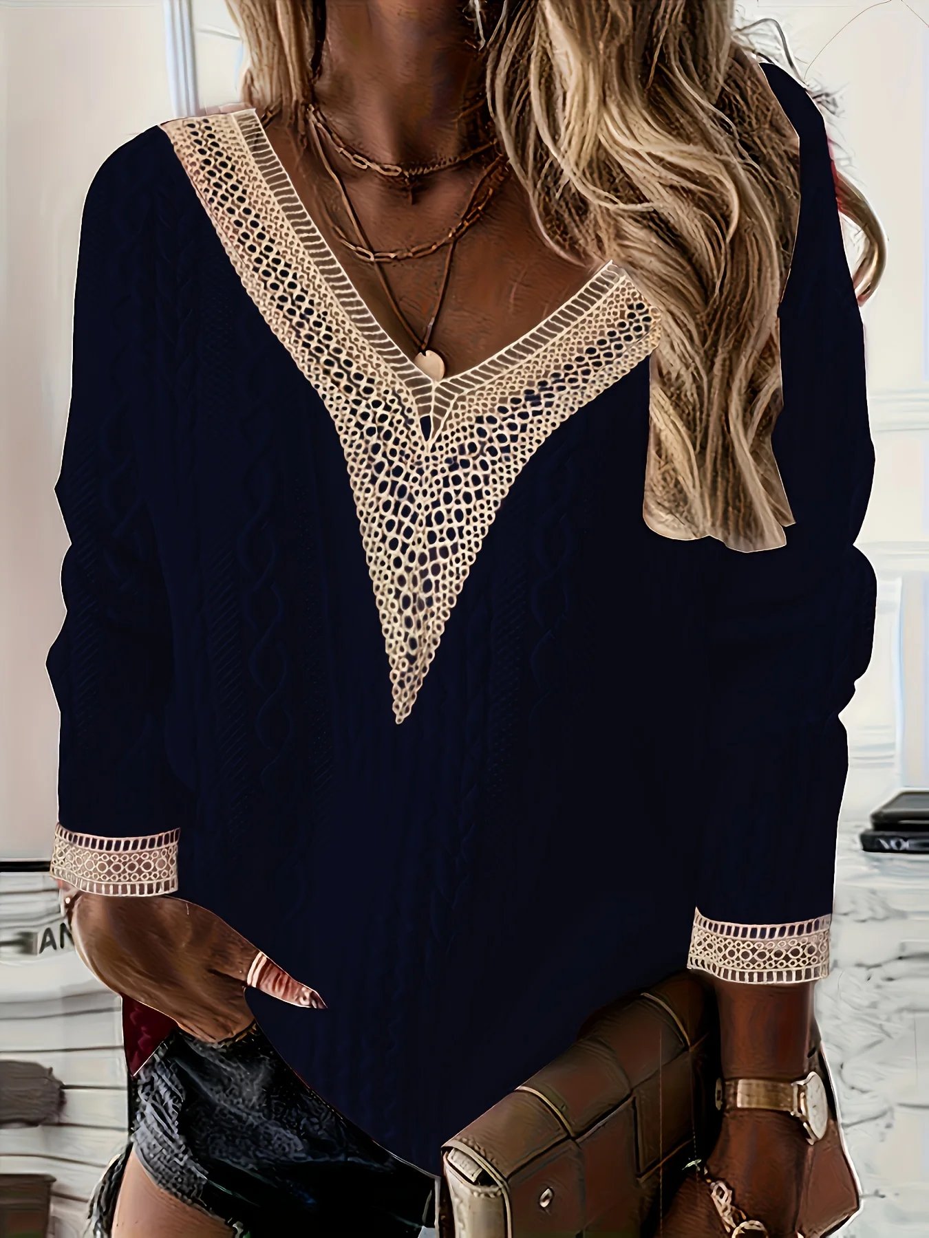 Stilvoller V-Ausschnitt-Pullover mit Spitzenbesatz für Damen in Übergrößen für mühelose Eleganz – Detail 7