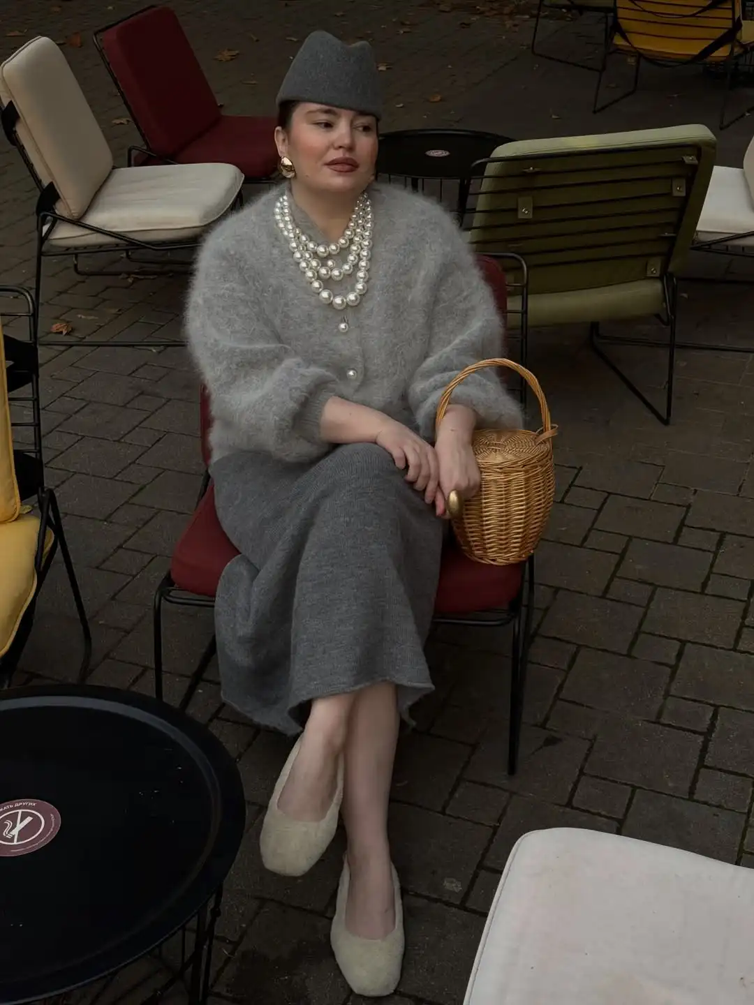 سترة نسائية رمادية أنيقة بأزرار من اللؤلؤ محبوكة سترة قصيرة غير رسمية برقبة دائرية وأكمام طويلة سترة فضفاضة 2026 سترات نسائية جديدة للتنقل #6