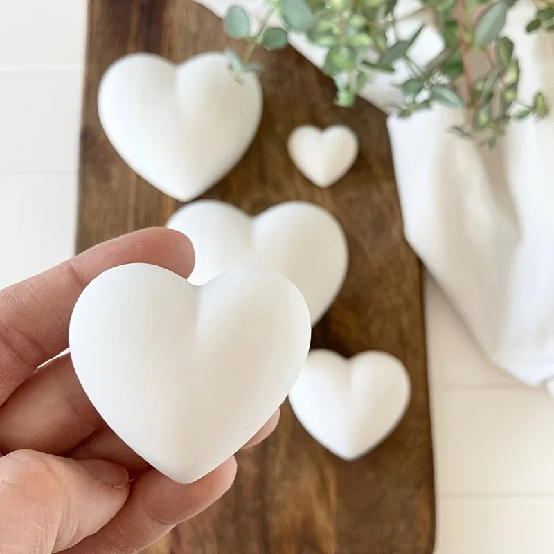 5pcs Heart-Shaped Gypsum Candle Ornament Resin Silicone Mold Set for Home Desktop Decoration, Festival Gift and Handicraft