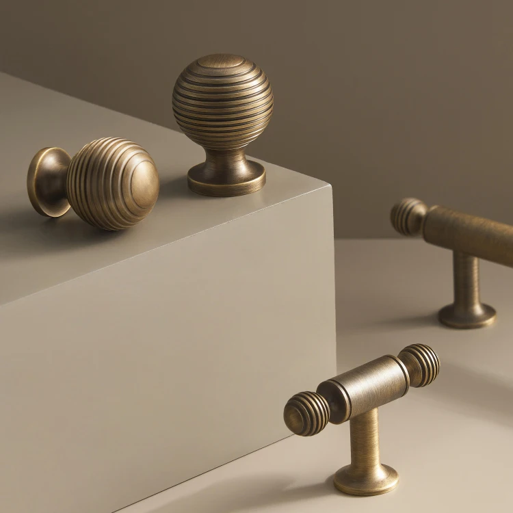 Solid Brass Luxury Antique Kitchen Handle Ball Single Hole T-shaped Retro American Style Cabinet Wardrobe Long Handle