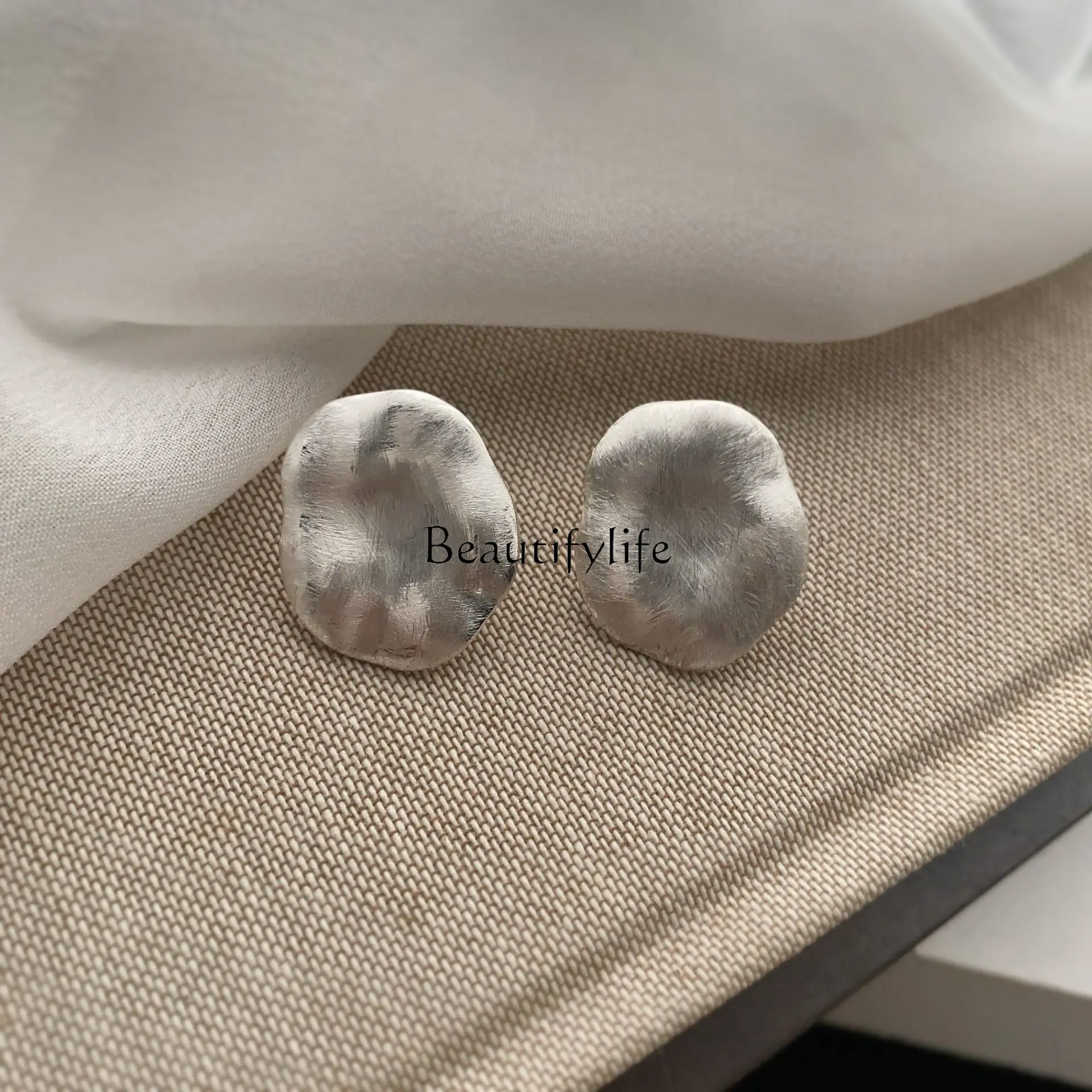 

Stylish, silver design earrings Thickened brushed plating Irregular shape Simple