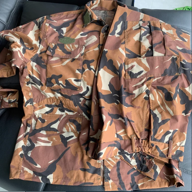 Oman Desert Camouflage Man comprend une veste et un pantalon