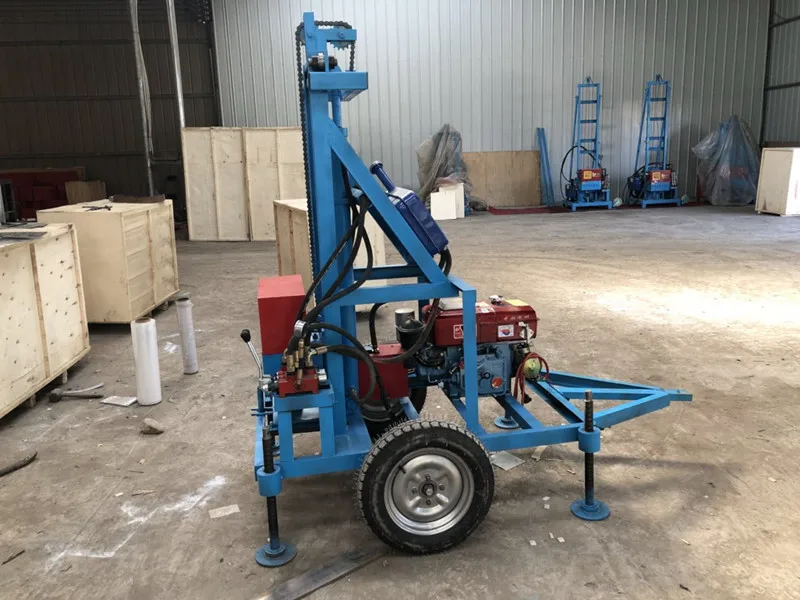Taladro de pozo de agua diésel montado en remolque, diseño remolcable portátil de 100 m de profundidad para un fácil transporte con SUV
