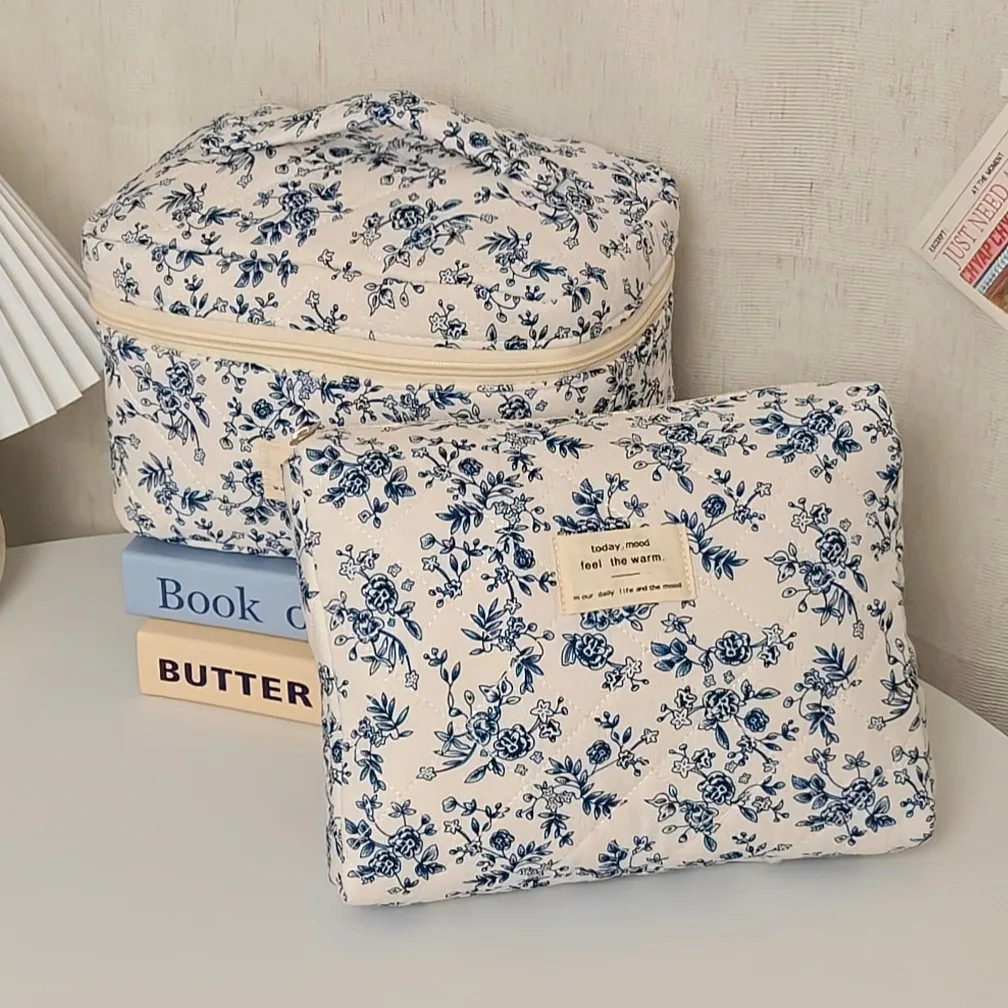Blue Floral Print Makeup Bag Quilted Cotton Large Capacity Portable Travel Cosmetic Organizer Toiletry Storage Pouch for Women