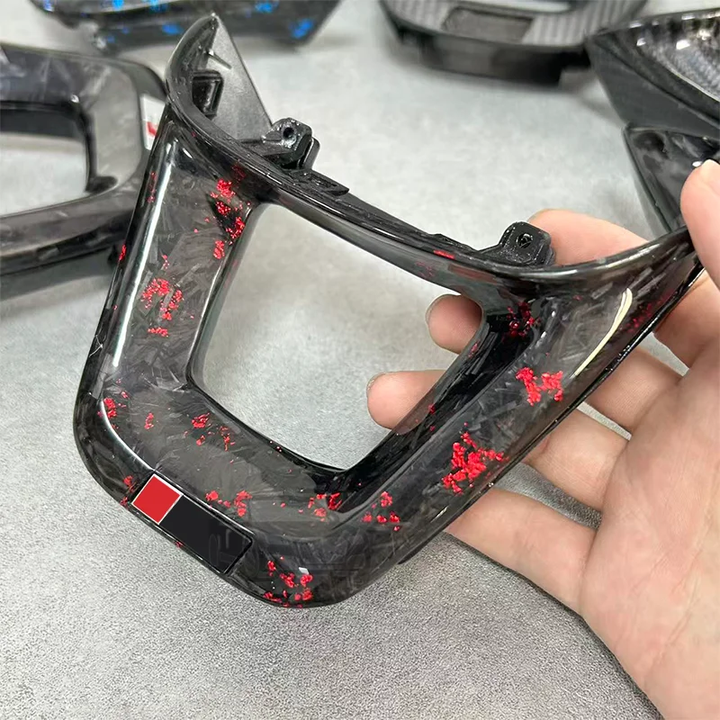 Flat bottomed steering wheel decorative cover suitable for Audi Q3, Q5L, and Q8, with a true carbon fiber style view 6