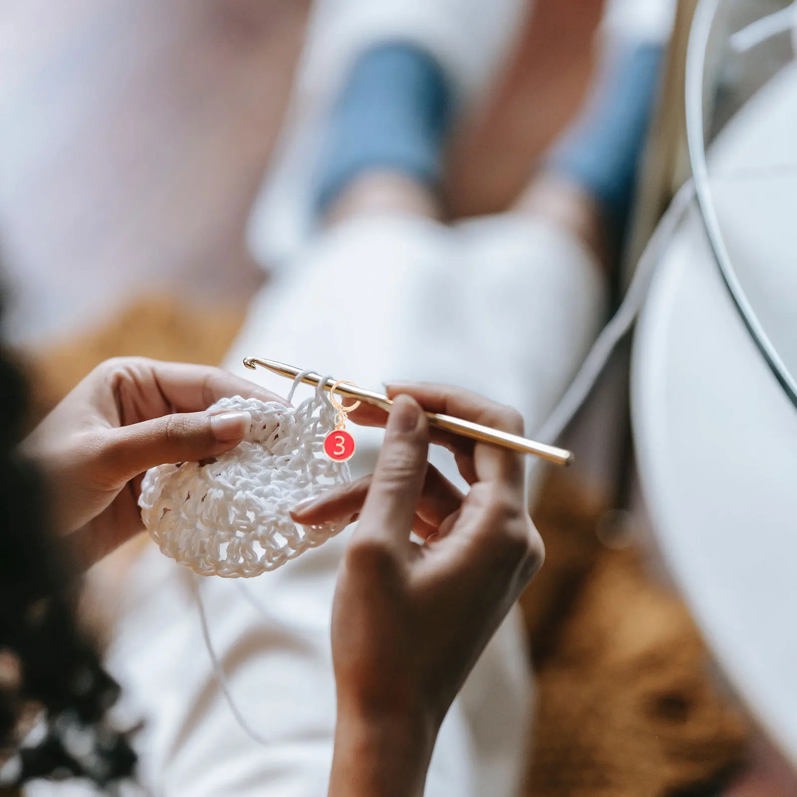 

1Set Small Alloy Knitting Row Counter Numbered Stitch Markers Round Crochet Mini Metal Stitch Counters Durable Holder